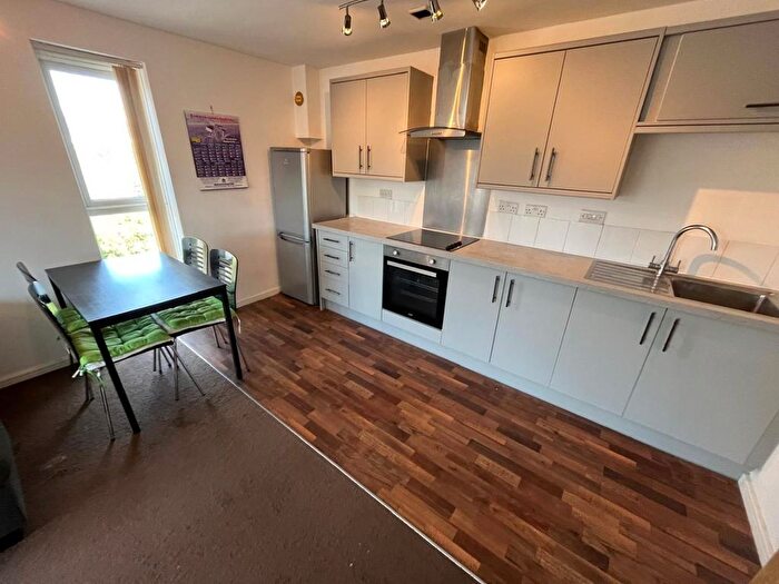 2 Bedroom Flat To Rent In Duke Street, Salford, M7