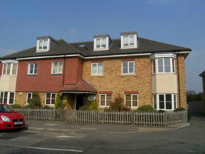 2 Bedroom Flat To Rent In Epsom, KT17