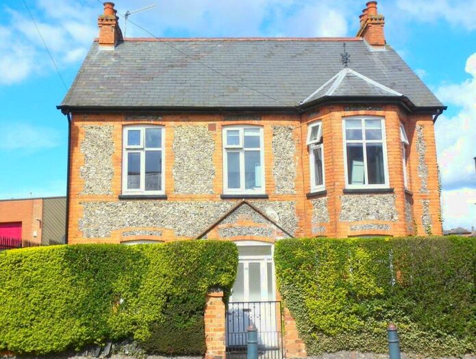 1 Bedroom Apartment To Rent In Henley-on-Thames, Oxfordshire, RG9