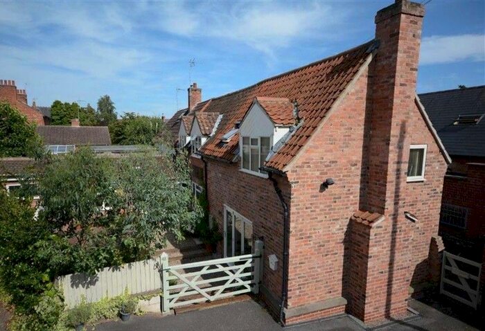 3 Bedroom Semi-Detached House To Rent In Main Road, Radcliffe-On-Trent, NG12