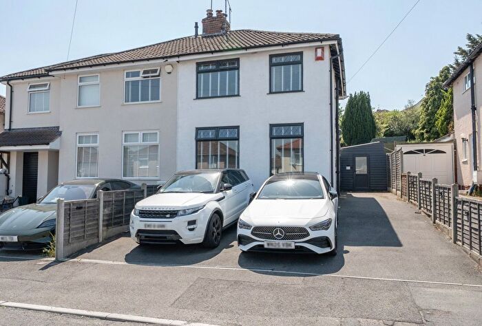 2 Bedroom Semi-Detached House For Sale In Burley Grove, Mangotsfield, South Gloucestershire, BS16