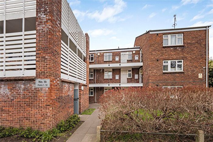 1 Bedroom Flat For Sale In Lambert Avenue, Richmond, TW9