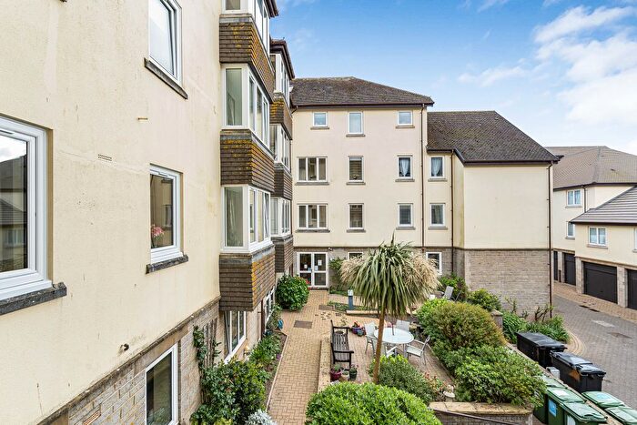 1 Bedroom Flat For Sale In Leander Court, Teignmouth, TQ14