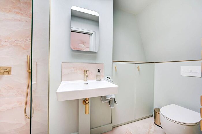 2 Bedroom Property To Rent In Pindock Mews, Maida Vale, London, W9