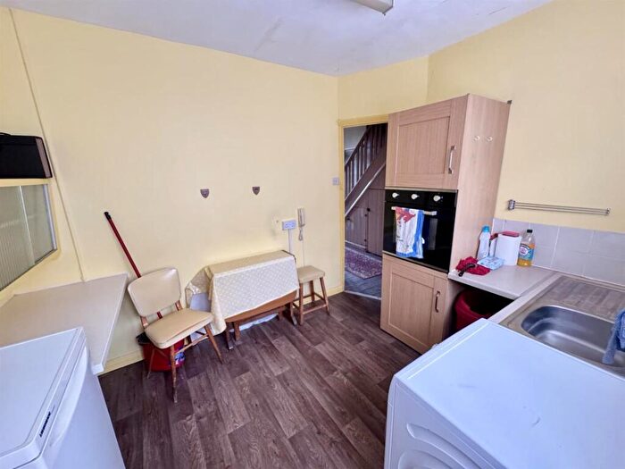 3 Bedroom Terraced House For Sale In Ockley Road, Croydon, CR0