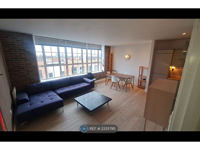 3 Bedroom Flat To Rent In South City Court, London, SE15