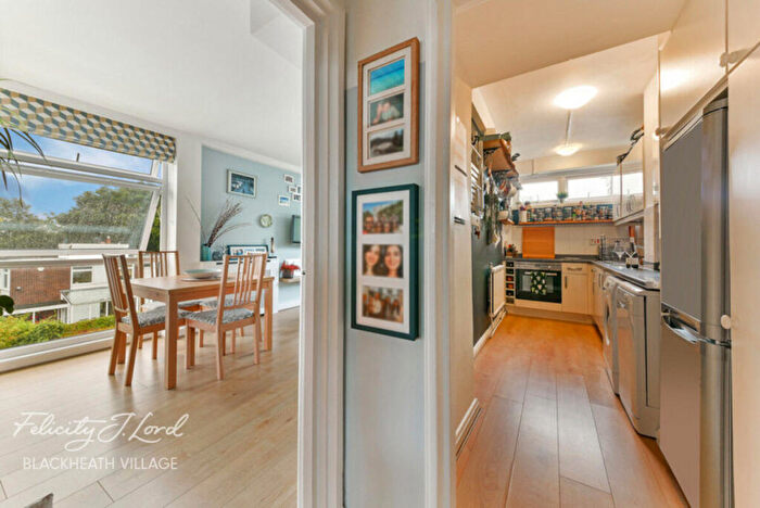 2 Bedroom Apartment For Sale In Sweyn Place, London, SE3