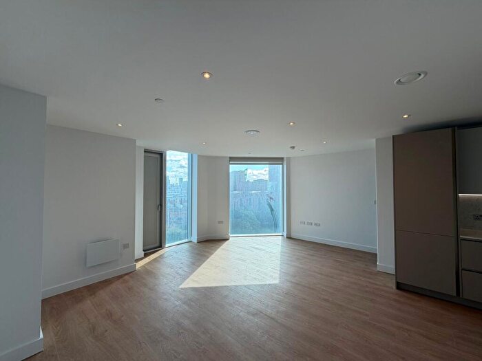2 Bedroom Apartment To Rent In Dantzic Street, Manchester, M4