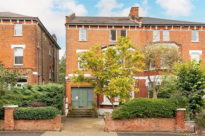 3 Bedroom Flat To Rent In Mowbray Road, The Mapebury, NW6