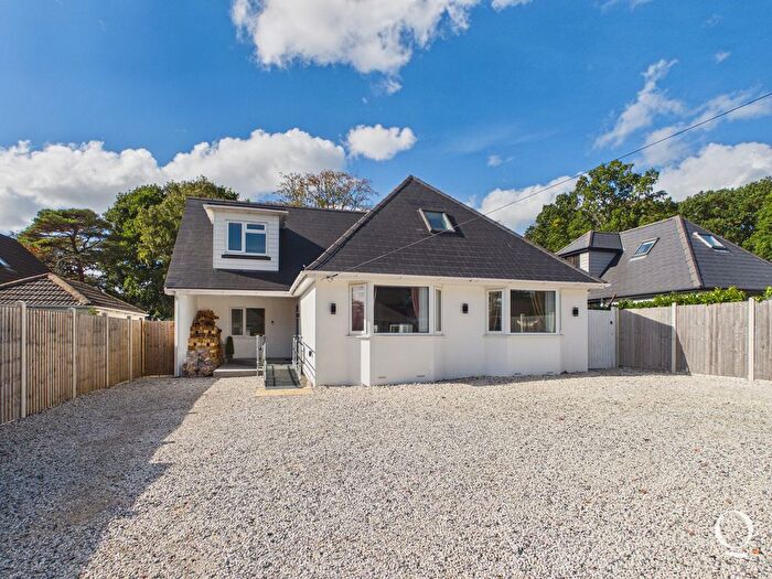 5 Bedroom Detached House For Sale In Skipton Close, Broadstone, BH18