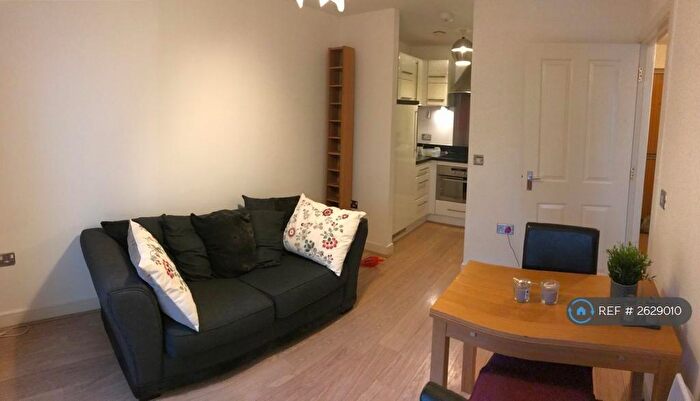 1 Bedroom Flat To Rent In Lower Canal Walk, Southampton, SO14