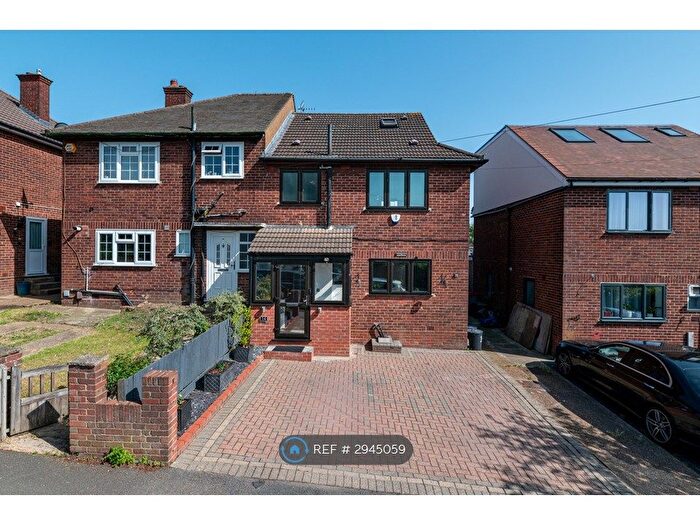3 Bedroom Semi-Detached House To Rent In Prestwood Drive, Romford, RM5