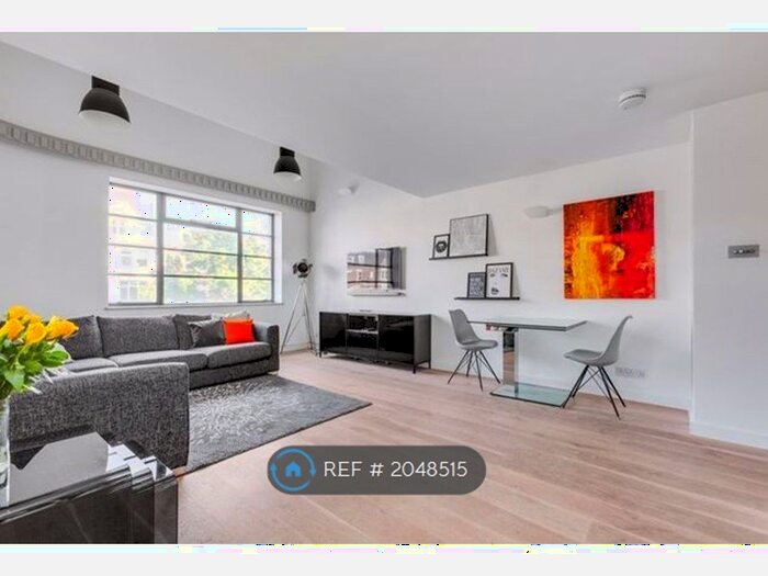 3 Bedroom Flat To Rent In Foyer Apartments, London, SW12