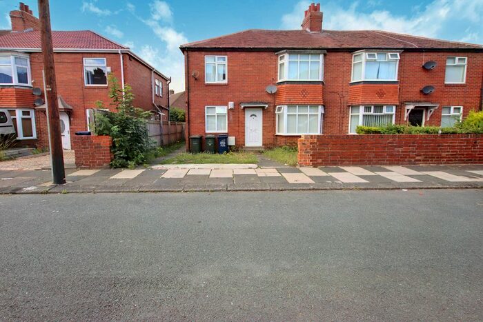 2 Bedroom Flat To Rent In Angerton Gardens, Newcastle Upon Tyne, NE5