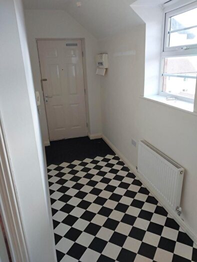 2 Bedroom Flat To Rent In Roman Road, Corby, Northamptonshire, NN18