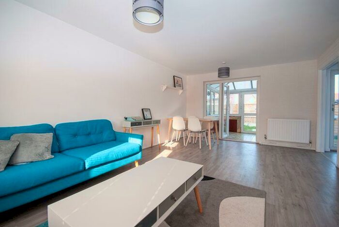 3 Bedroom Terraced House To Rent In Rockall, Southend-On-Sea, SS2