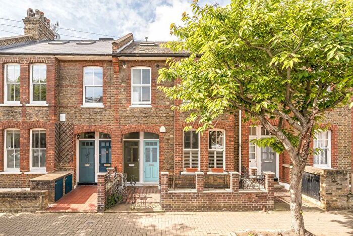 2 Bedroom Flat To Rent In Prairie Street, South Lambeth, SW8