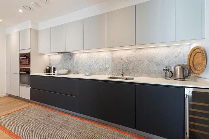 2 Bedroom Flat For Sale In Highgate Road, London, NW5