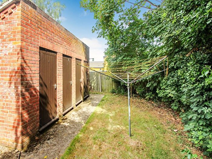 2 Bedroom Flat For Sale In Globe Lane, Blofield, Norwich, NR13