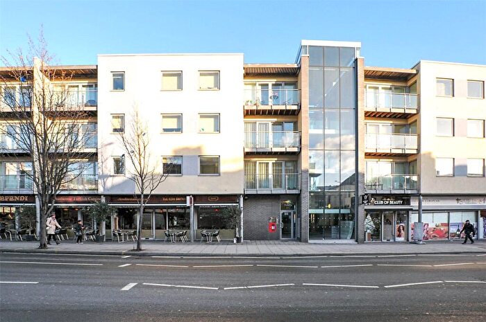 2 Bedroom Apartment To Rent In Claremont House, Cambridge Heath Road, London, E2