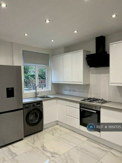 2 Bedroom Terraced House To Rent In Radford Boulevard, Nottingham, NG7
