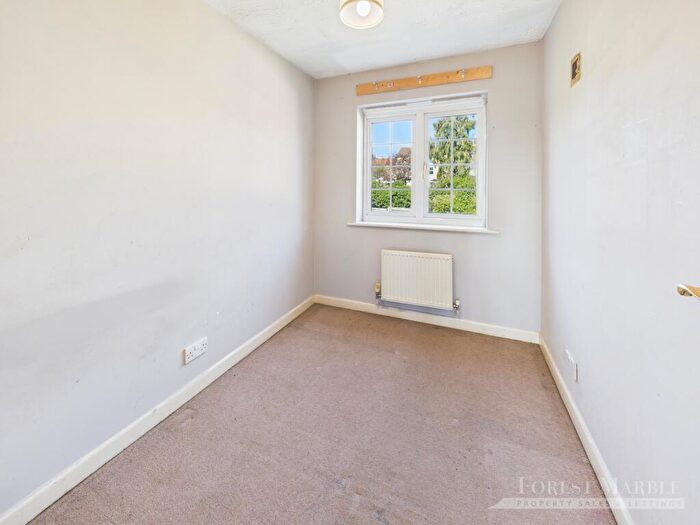 3 Bedroom End Of Terrace House For Sale In Newington Close, Frome, BA11