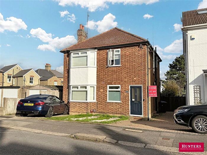 2 Bedroom Maisonette For Sale In Hadley Road, Barnet, EN5