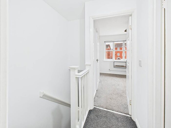 2 Bedroom Terraced House For Sale In Briarwood Close, Hull, HU7