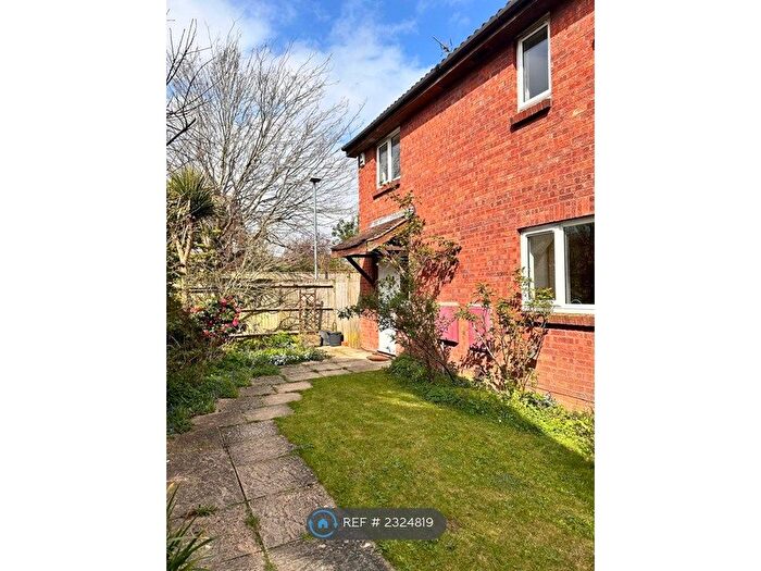 3 Bedroom Semi-Detached House To Rent In Easby Way, Lower Earley, Reading, RG6