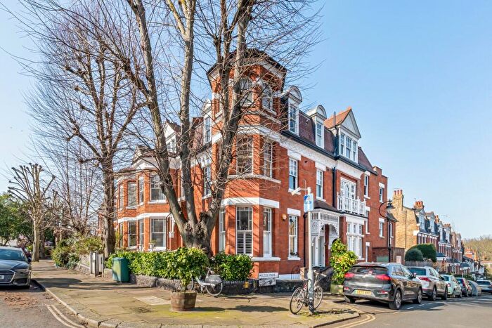 2 Bedroom Flat For Sale In Hornsey Lane Gardens, Highgate, London, N6