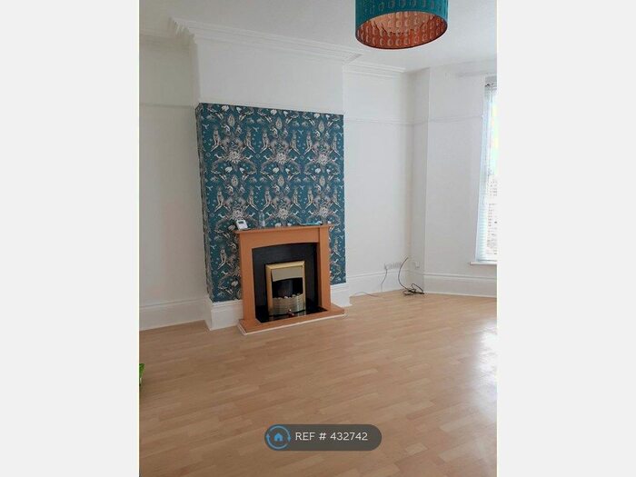 2 Bedroom Flat To Rent In Waterloo, Liverpool, L22