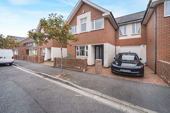 3 Bedroom Property For Sale In Victoria Mews, Gabalfa/Heath, Cardiff, CF14