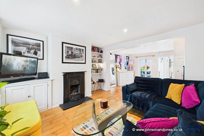 2 Bedroom Terraced House For Sale In London Street, Chertsey, KT16