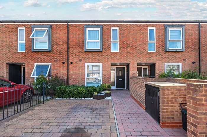 3 Bedroom Terraced House For Sale In Quilter Road, Orpington, London, BR5