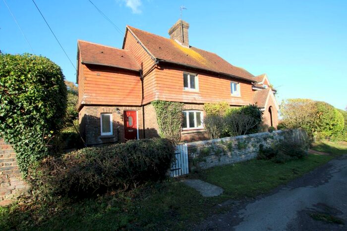 3 Bedroom Semi-Detached House To Rent In Hurst Road, Hassocks, BN6