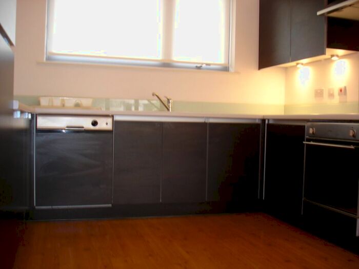 2 Bedroom Flat To Rent In Wick Lane, London, E3