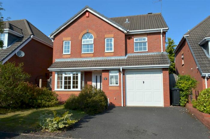 4 Bedroom Detached House To Rent In Charlecote Drive, Dudley, DY1
