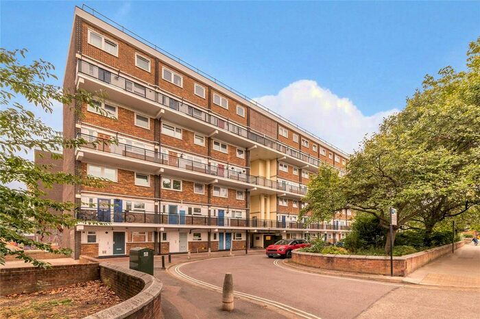 Studio To Rent In Breton House, St. Saviours Estate, London, SE1