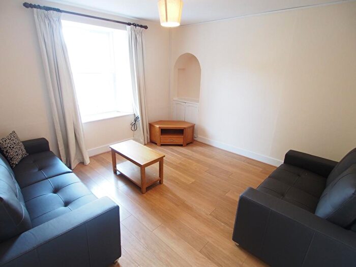 3 Bedroom Flat To Rent In Dee Street, First Floor, AB11