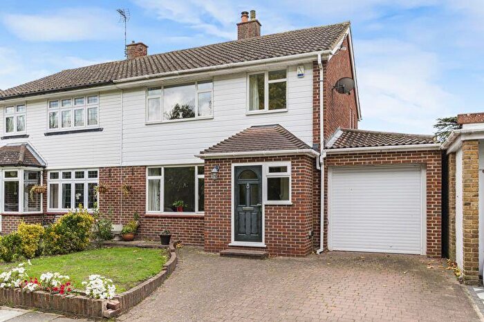 3 Bedroom Semi Detached House For Sale In The Grove, Sidcup, DA14