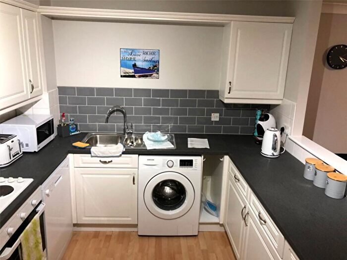 2 Bedroom Flat To Rent In Vespasian Road, Southampton, Hampshire, SO18