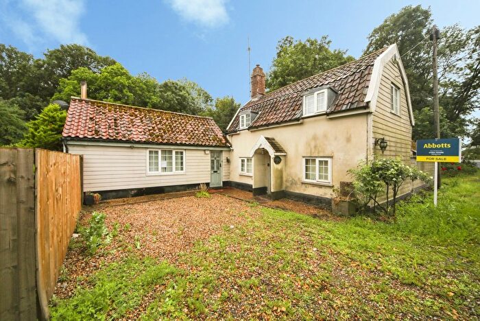 3 Bedroom Cottage For Sale In Ixworth Road, Great Barton, Bury St. Edmunds, Suffolk, IP31