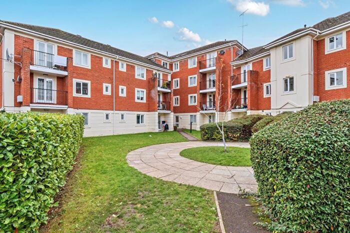 2 Bedroom Flat To Rent In London Road, Reading, RG1