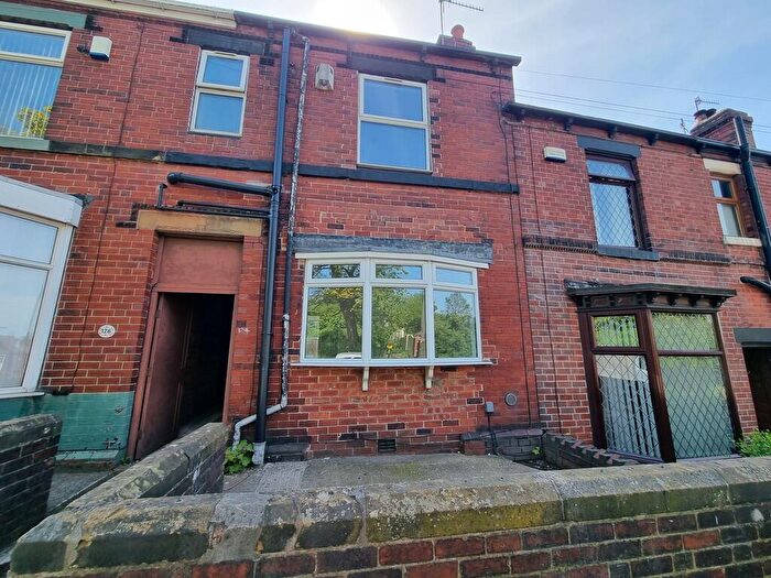 3 Bedroom Terraced House To Rent In Bellhouse Road, Sheffield, S5