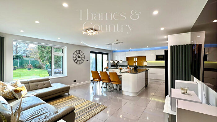 5 Bedroom Detached House For Sale In Chain Free, Sqft Derehams Lane, Loudwater, High Wycombe, Buckinghamshire, HP10