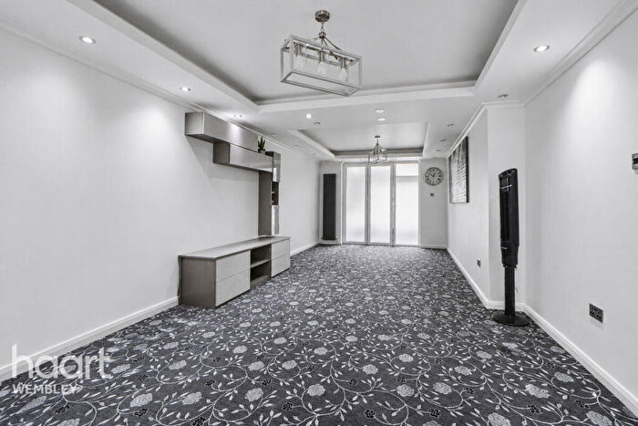 4 Bedroom Semi-Detached House For Sale In , NW9