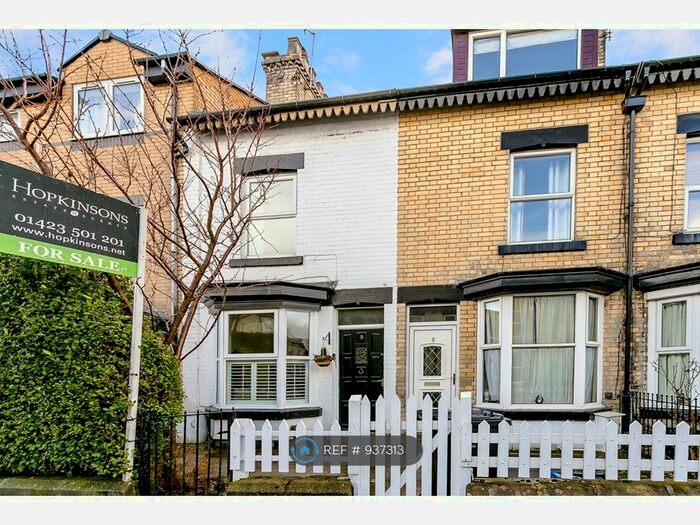 3 Bedroom Terraced House To Rent In Chatsworth Place, Harrogate HG1