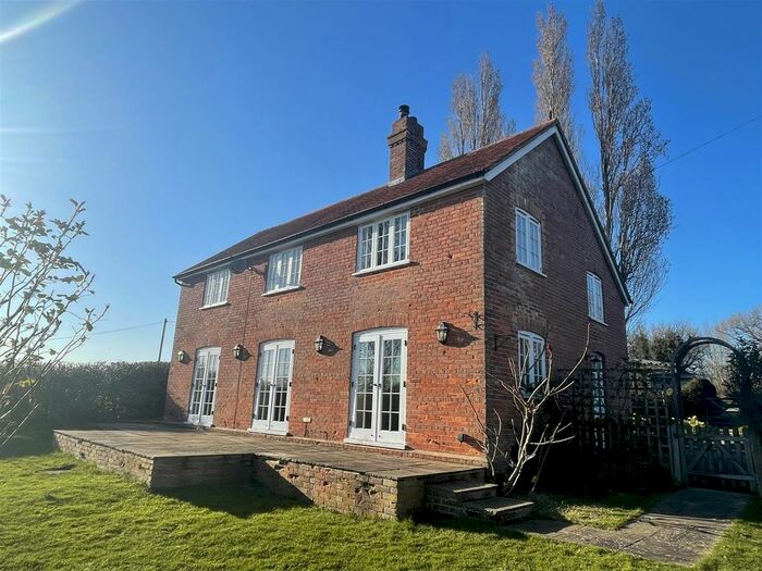 4 Bedroom Detached House To Rent In Peasmarsh, Rye, TN31
