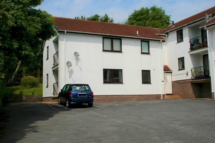 2 Bedroom Flat To Rent In Falkland Way, Teignmouth, TQ14