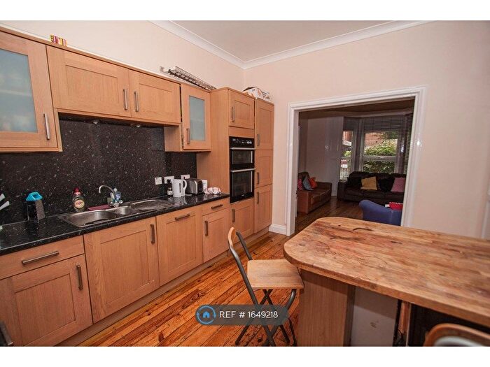 6 Bedroom Semi-Detached House To Rent In Carlton Road, Southampton, SO15
